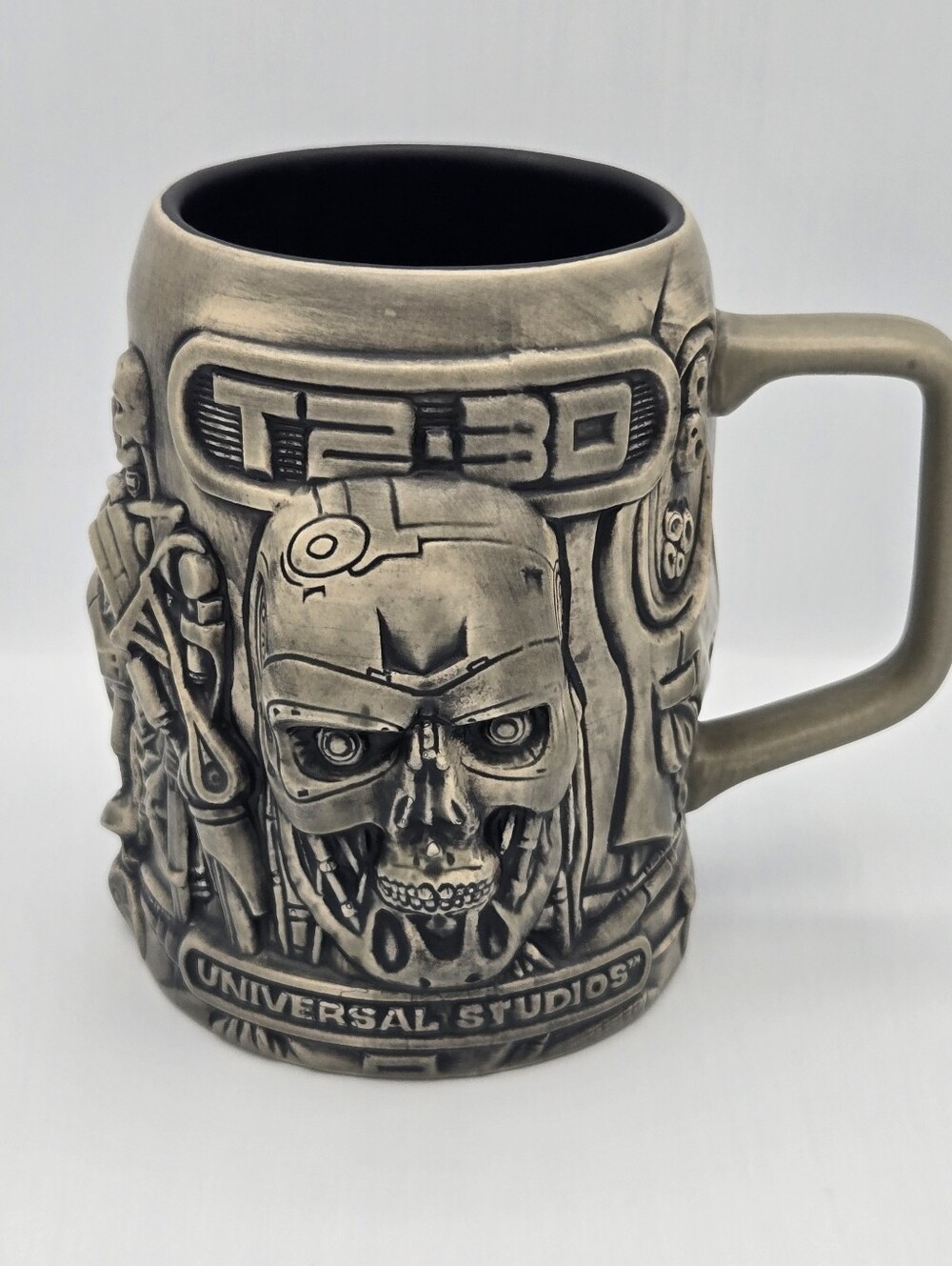 Terminator T2-3D Universal Studios Endoskeleton 3 Dimensional Souvenir Mug 2006